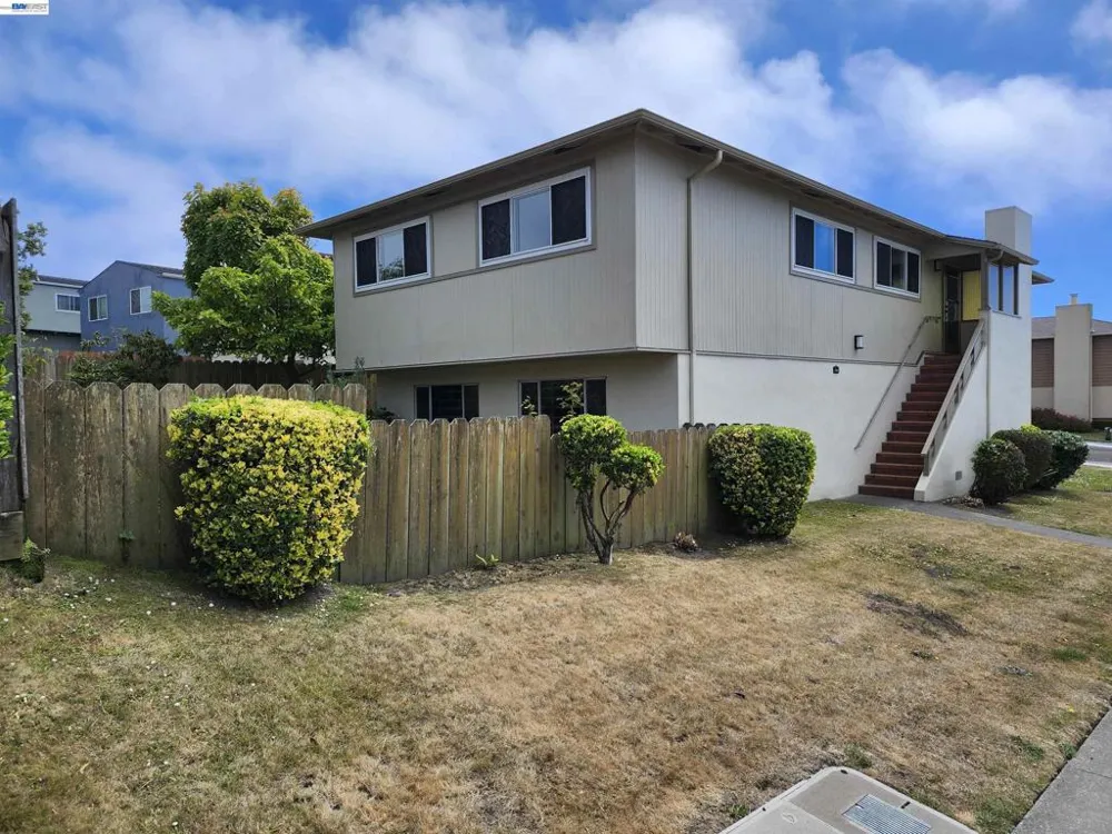 110 Sunshine Dr Pacifica, CA 94044
