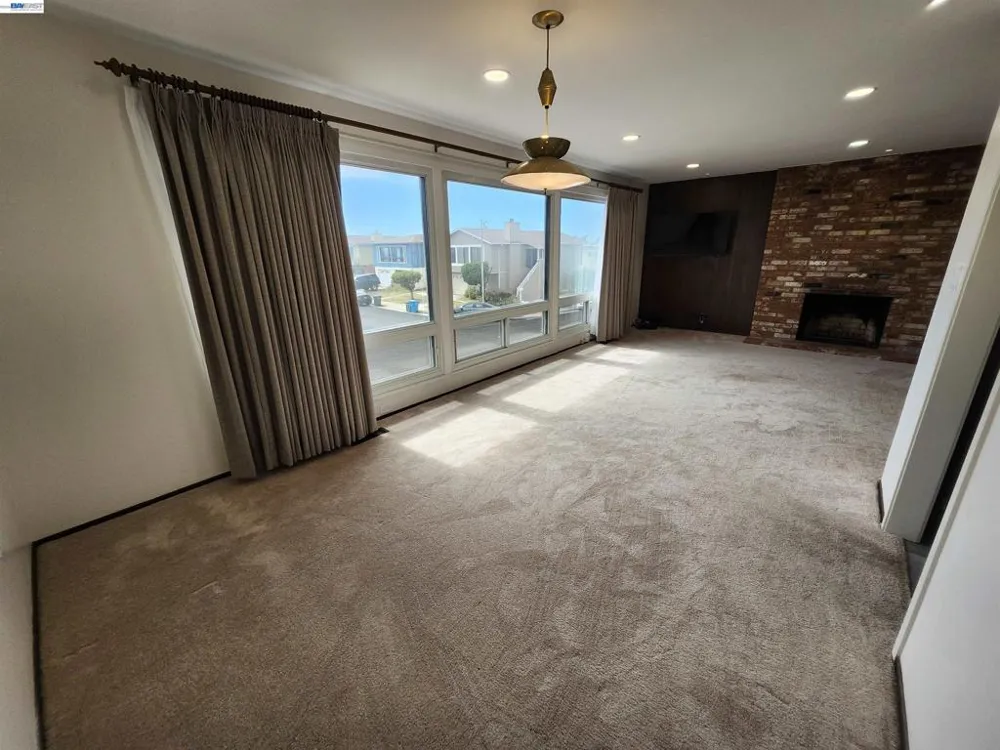 110 Sunshine Dr Pacifica, CA 94044