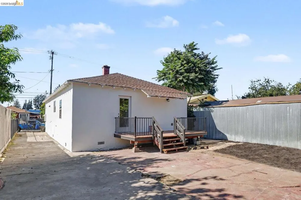 952 105th AVE Oakland, CA 94603