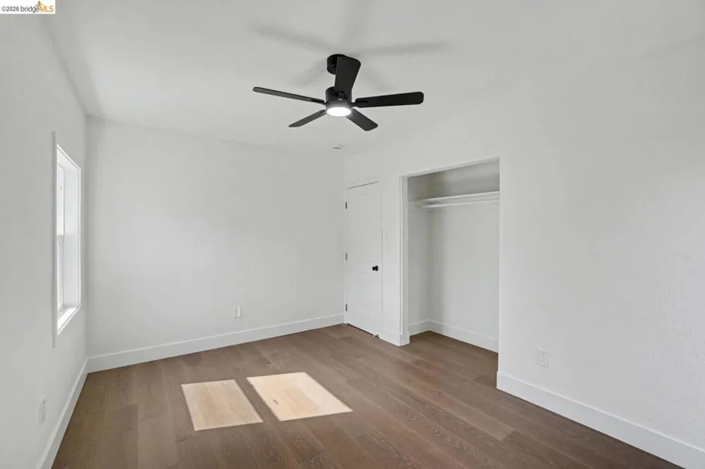 952 105th AVE Oakland, CA 94603