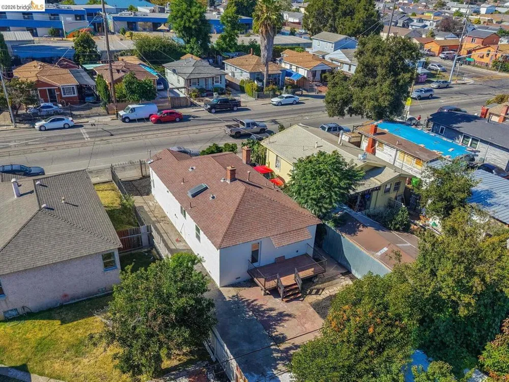 952 105th AVE Oakland, CA 94603