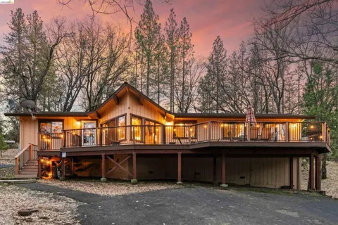 19749 Pine Mountain Dr.