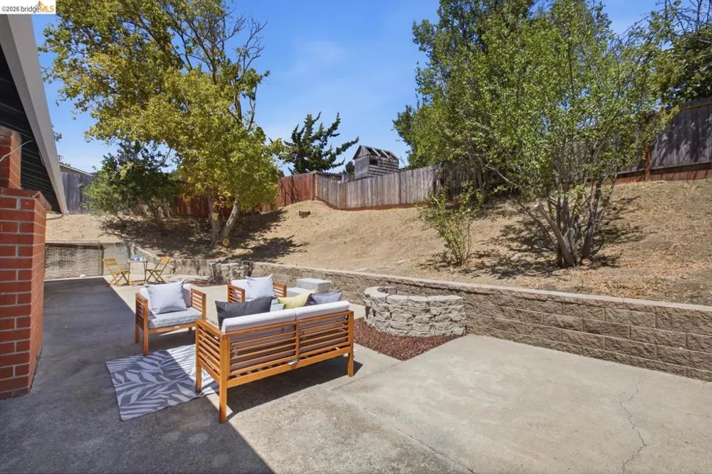 2609 Mendocino DR Pinole, CA 94564