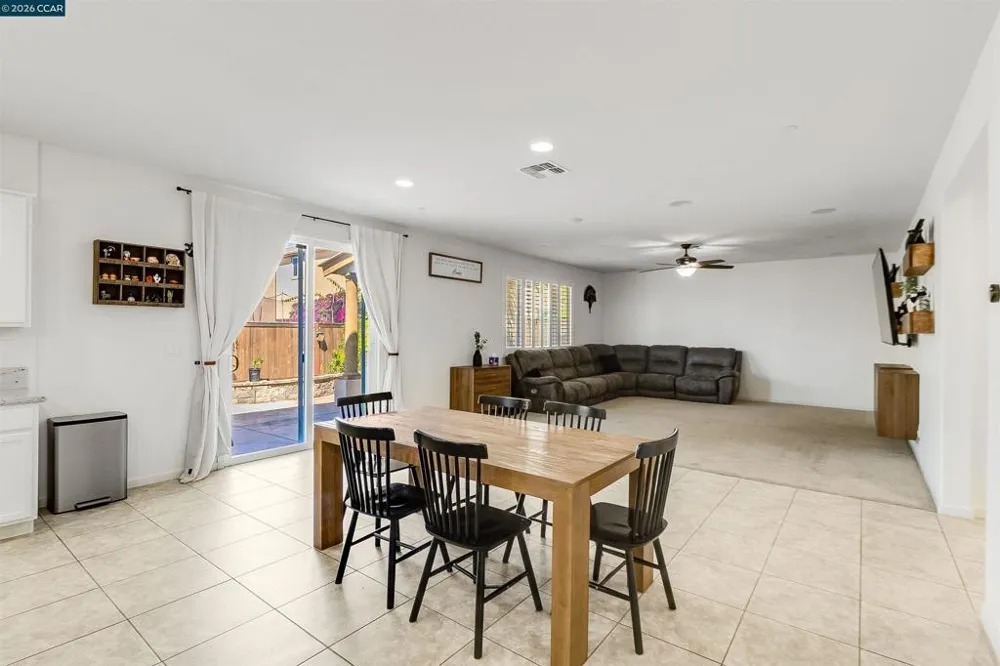5291 Carlson Ln Fairfield, CA 94533