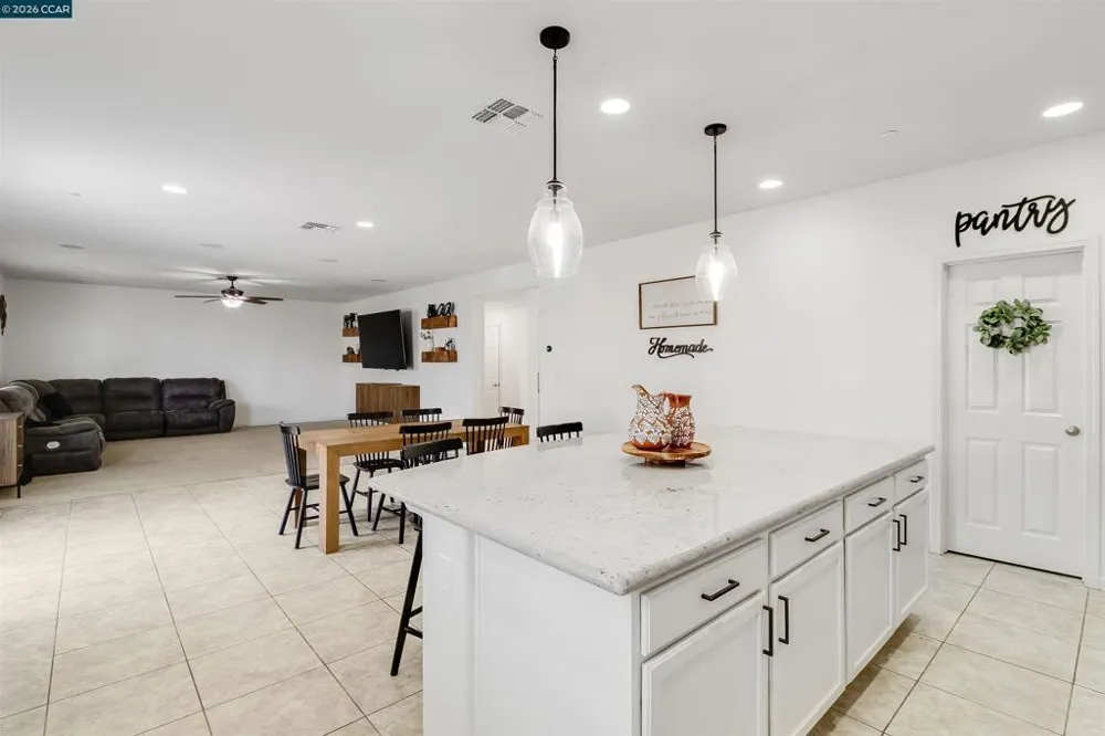 5291 Carlson Ln Fairfield, CA 94533