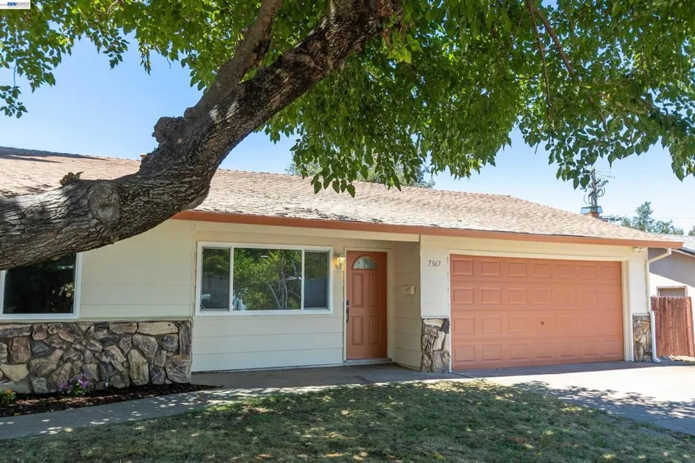 7367 Single Way Citrus Heights, CA 95610