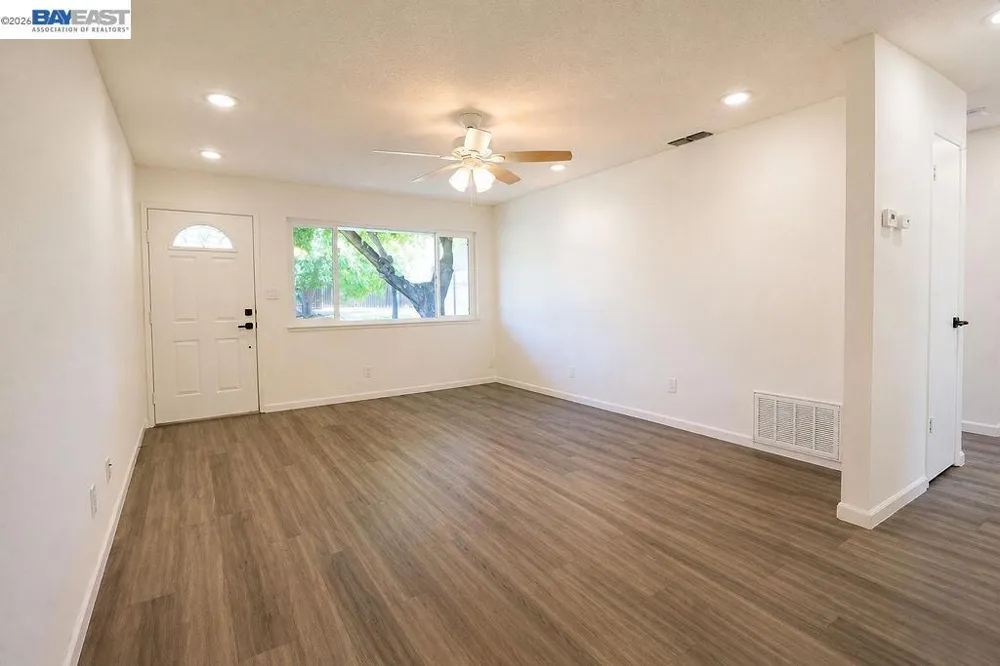 7367 Single Way Citrus Heights, CA 95610