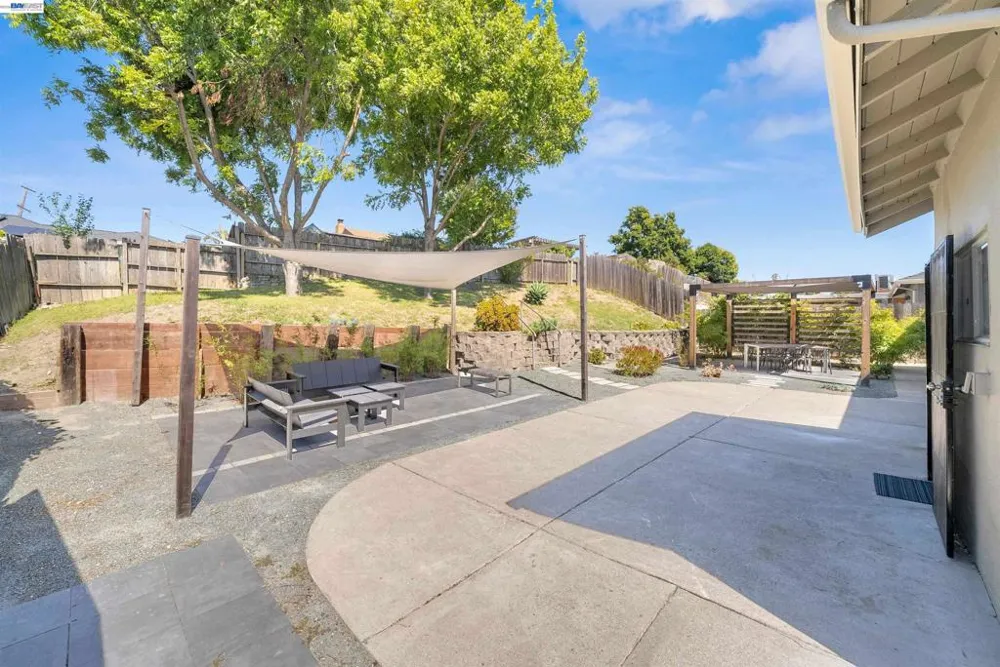 2518 Tara Hills Dr San Pablo, CA 94806