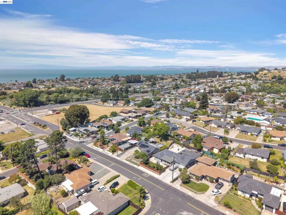 2518 Tara Hills Dr San Pablo, CA 94806
