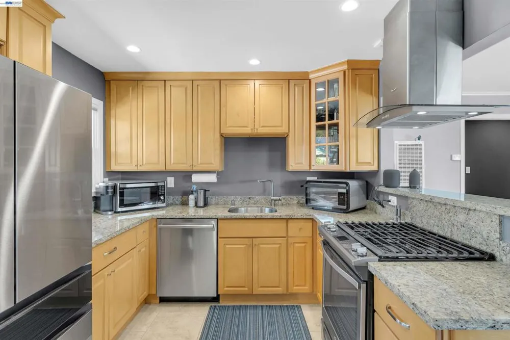 2518 Tara Hills Dr San Pablo, CA 94806