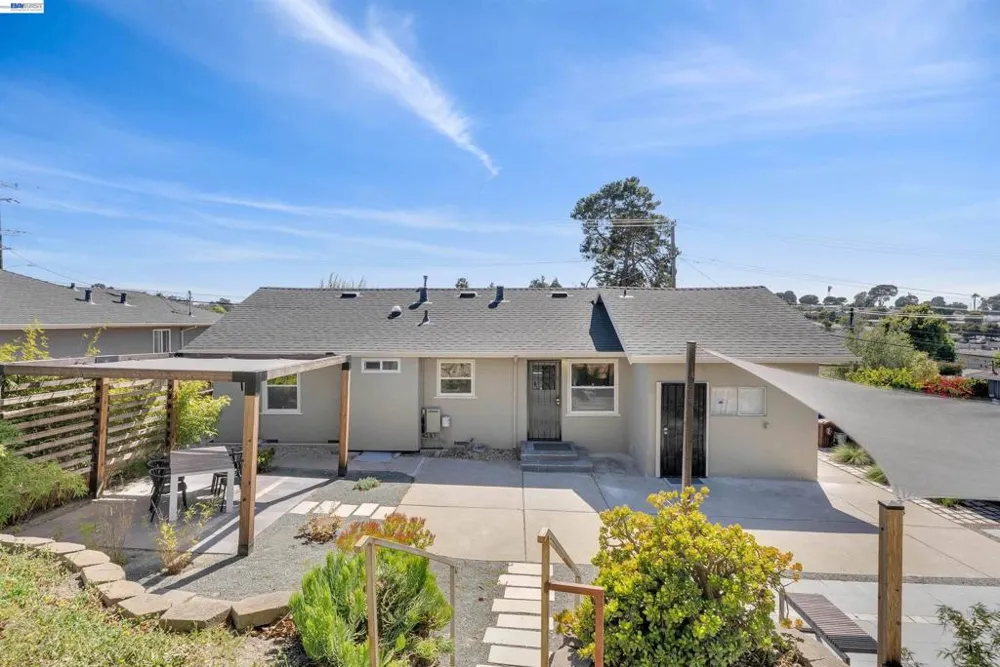 2518 Tara Hills Dr San Pablo, CA 94806