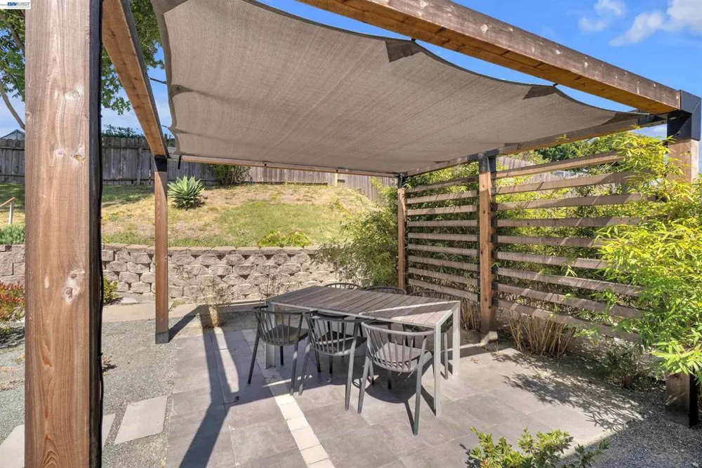 2518 Tara Hills Dr San Pablo, CA 94806