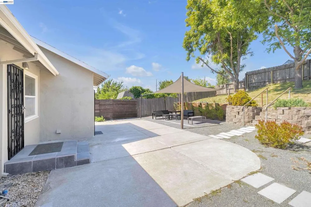 2518 Tara Hills Dr San Pablo, CA 94806
