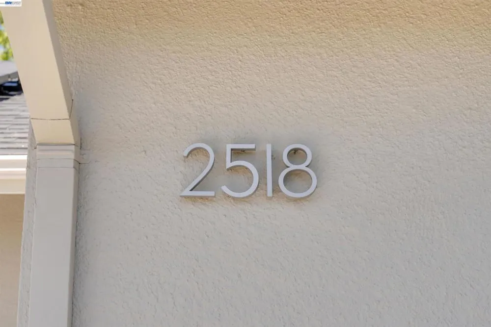 2518 Tara Hills Dr San Pablo, CA 94806