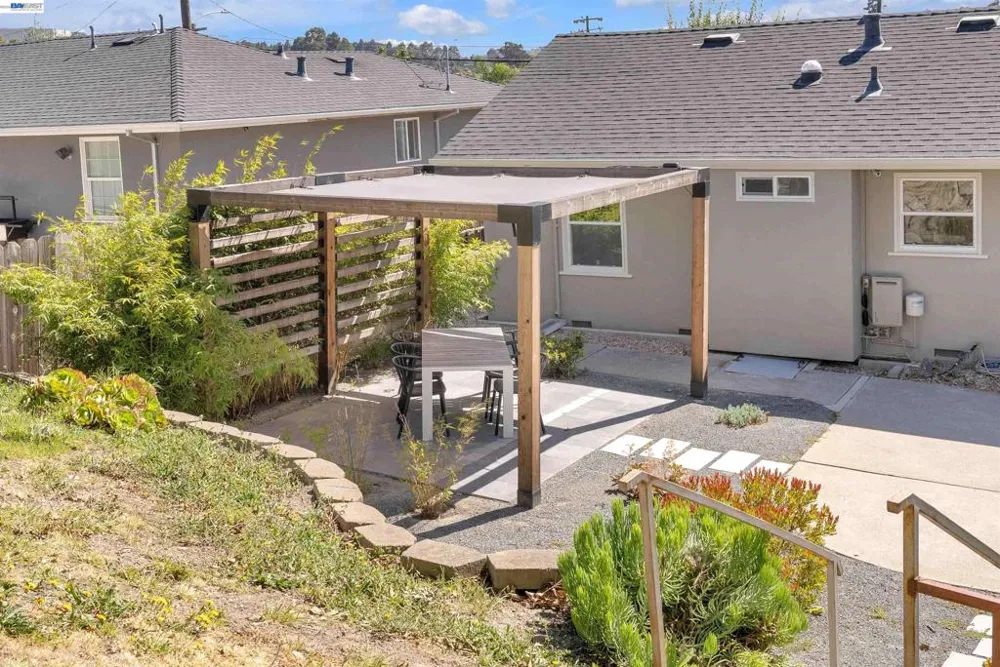 2518 Tara Hills Dr San Pablo, CA 94806