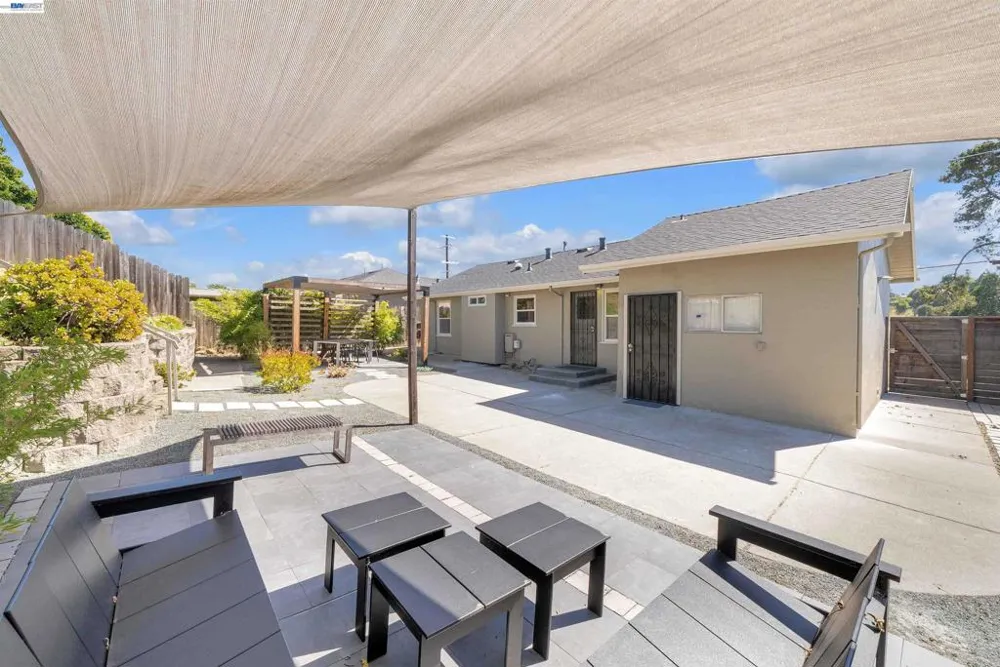 2518 Tara Hills Dr San Pablo, CA 94806