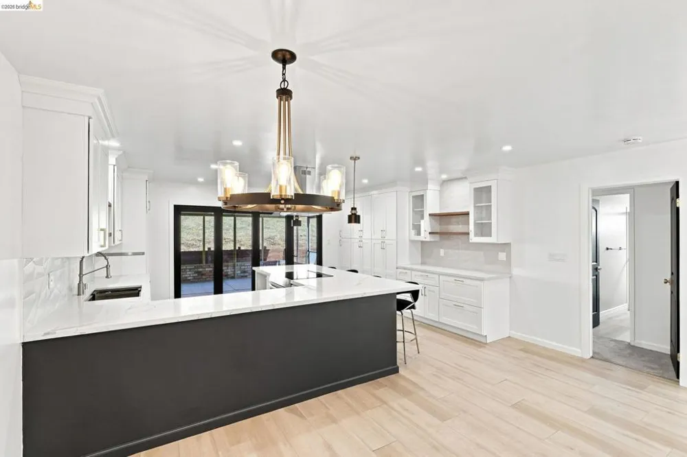 2303 Monte Vista Dr. Pinole, CA 94564