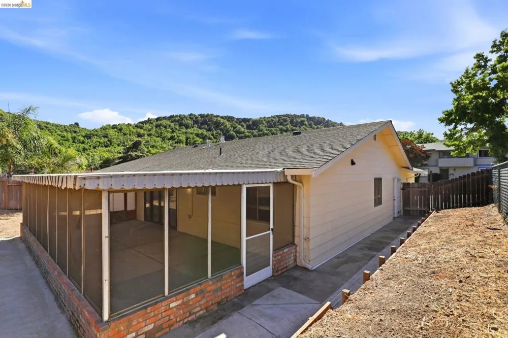 2303 Monte Vista Dr. Pinole, CA 94564