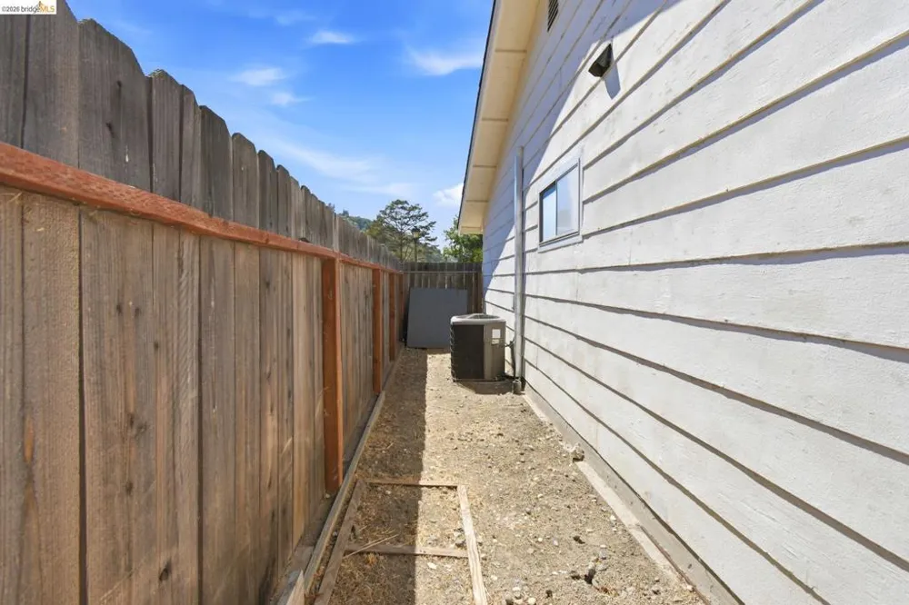 2303 Monte Vista Dr. Pinole, CA 94564