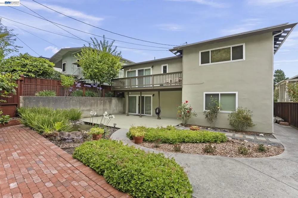 3801 Fleetwood Drive San Bruno, CA 94066