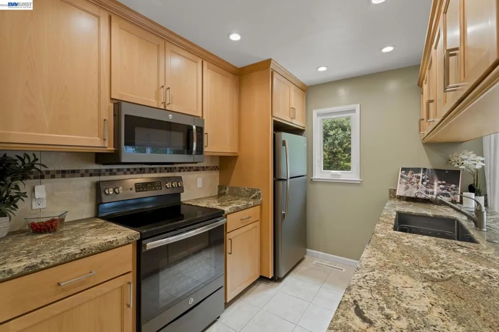 3801 Fleetwood Drive San Bruno, CA 94066
