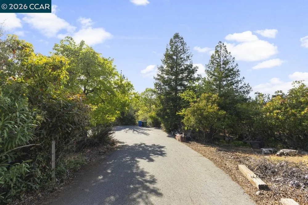 1081 Scots Ln Walnut Creek, CA 94596