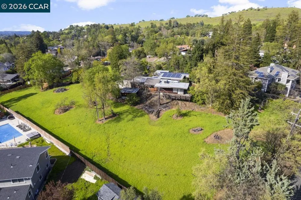 1081 Scots Ln Walnut Creek, CA 94596