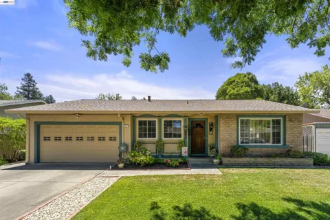 4812 Golden Rd