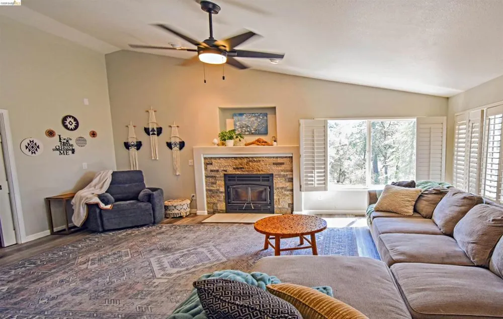14545 Lake Vista Dr Sonora, CA 95370