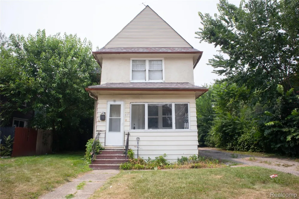 633 Perry Street Pontiac City, MI 48342