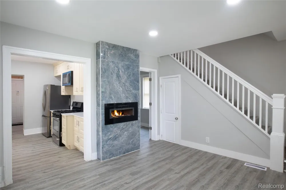 633 Perry Street Pontiac City, MI 48342