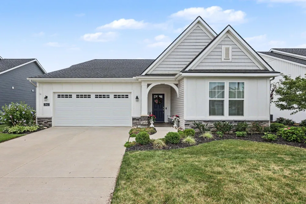 2942 Isle Water Drive Plainfield Charter Township, MI 49306