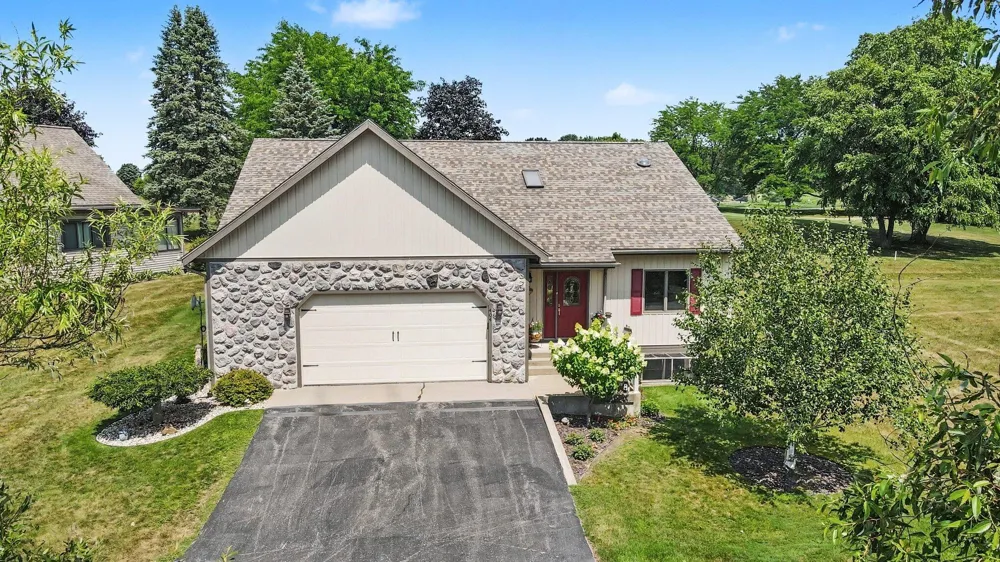 404 Vienna Lane Fremont City, MI 49412