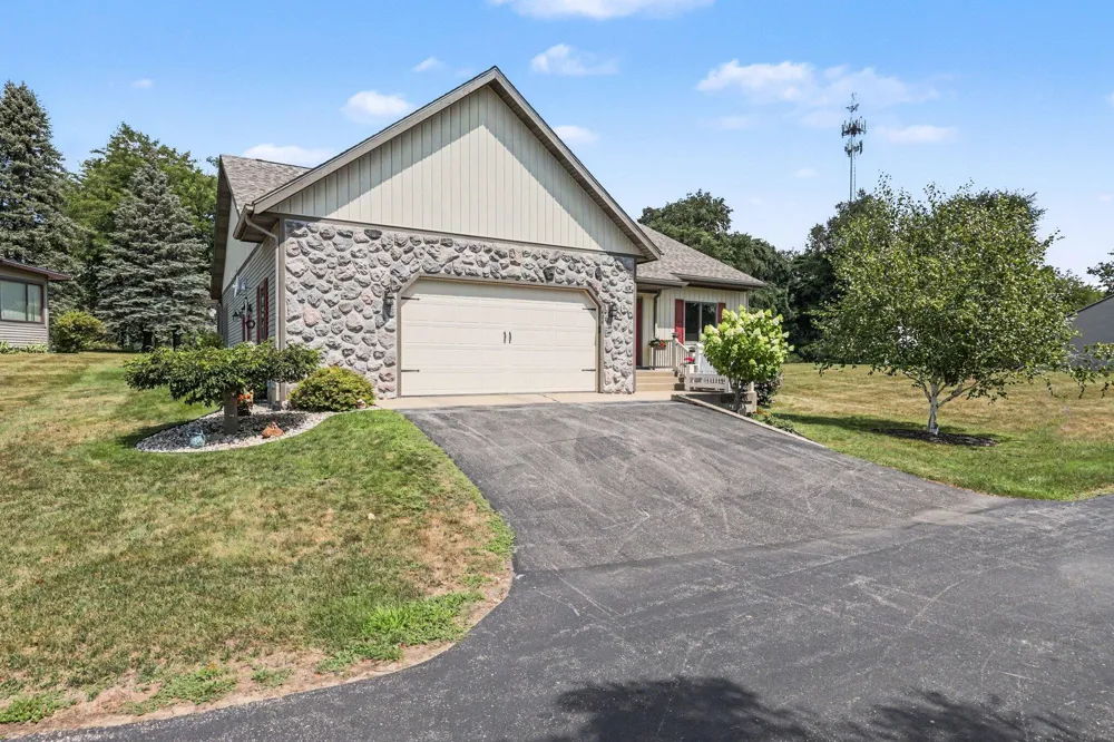 404 Vienna Lane Fremont City, MI 49412