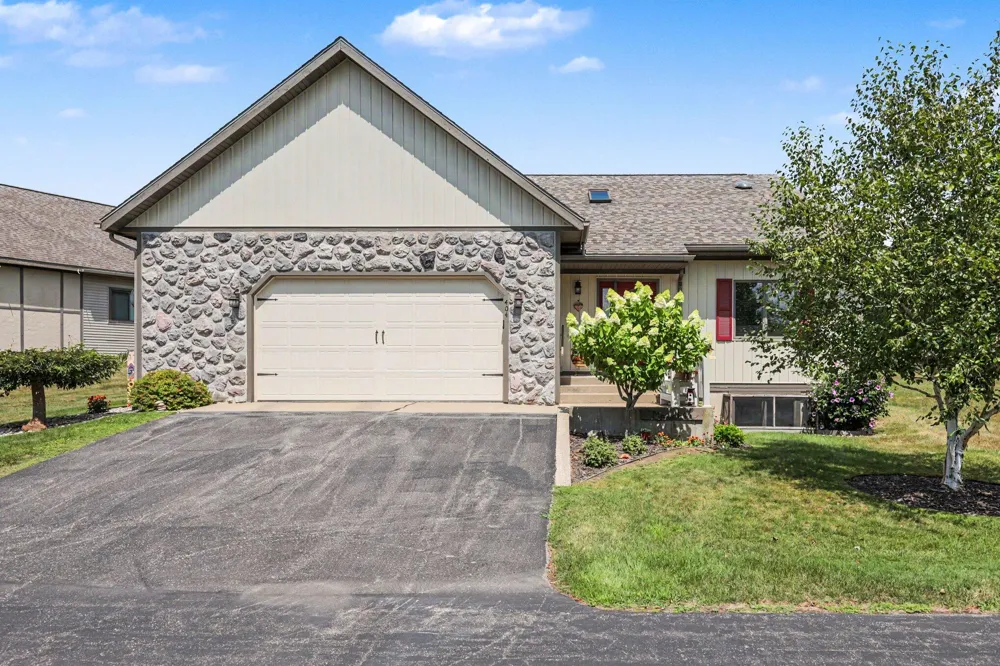 404 Vienna Lane Fremont City, MI 49412