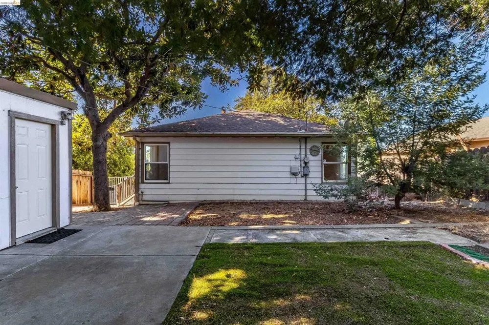 826 Benicia Rd Vallejo, CA 94591