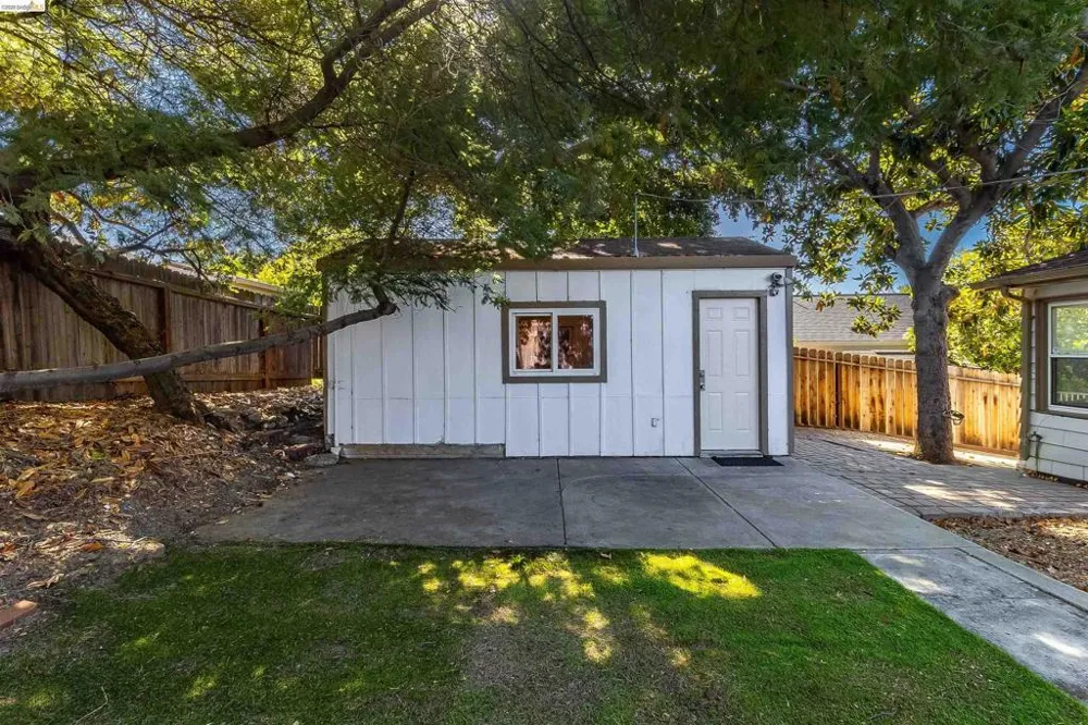 826 Benicia Rd Vallejo, CA 94591