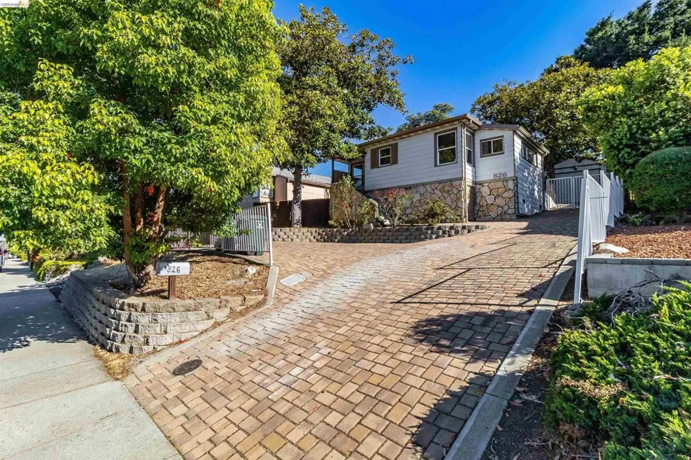 826 Benicia Rd Vallejo, CA 94591