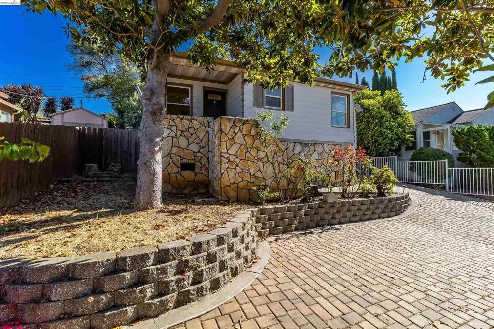826 Benicia Rd Vallejo, CA 94591