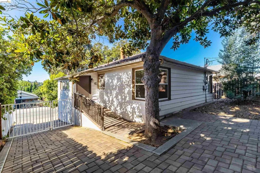 826 Benicia Rd Vallejo, CA 94591