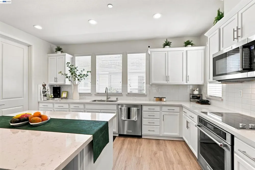 895 Manor Blvd San Leandro, CA 94579
