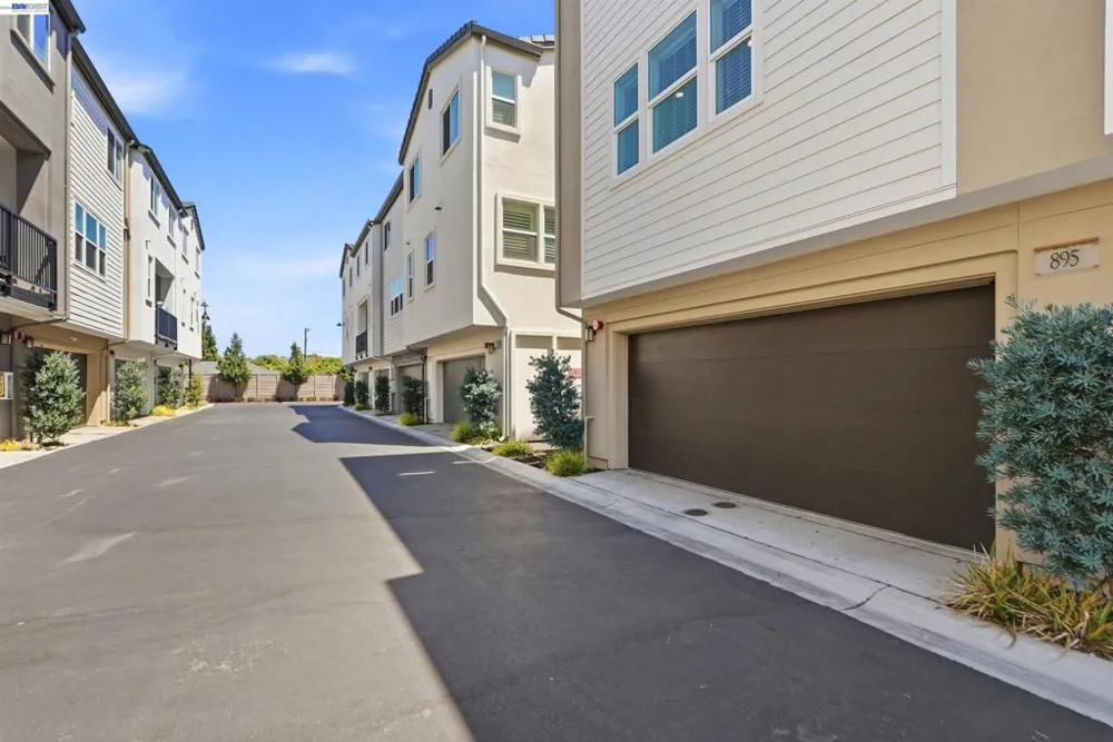 895 Manor Blvd San Leandro, CA 94579