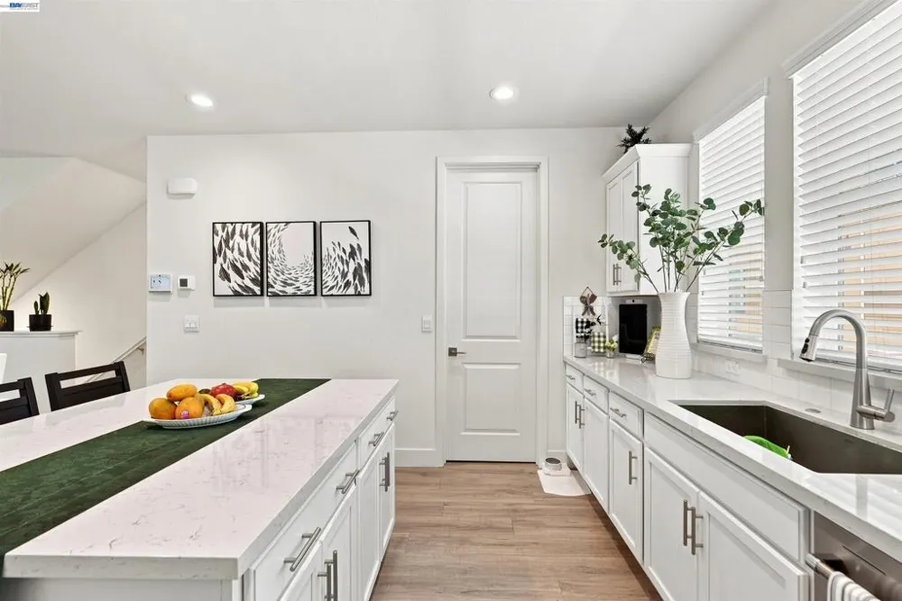 895 Manor Blvd San Leandro, CA 94579
