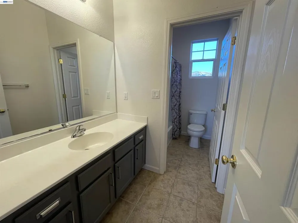 1043 Ashbridge Bay Dr Pittsburg, CA 94565