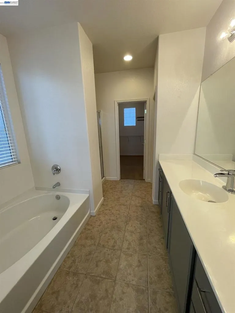 1043 Ashbridge Bay Dr Pittsburg, CA 94565