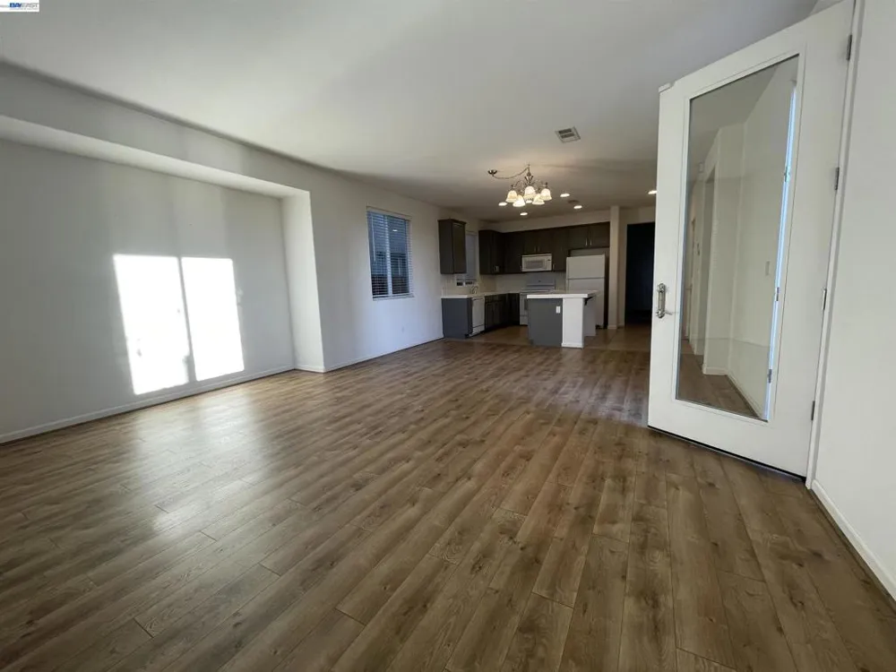 1043 Ashbridge Bay Dr Pittsburg, CA 94565
