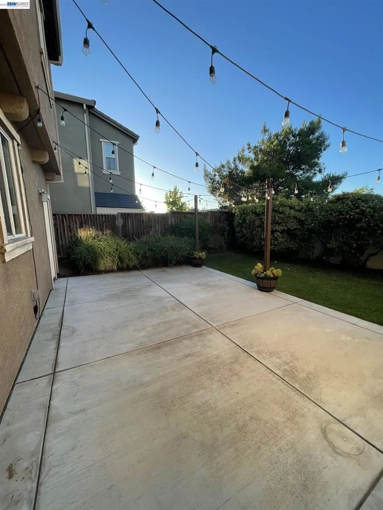 1043 Ashbridge Bay Dr Pittsburg, CA 94565