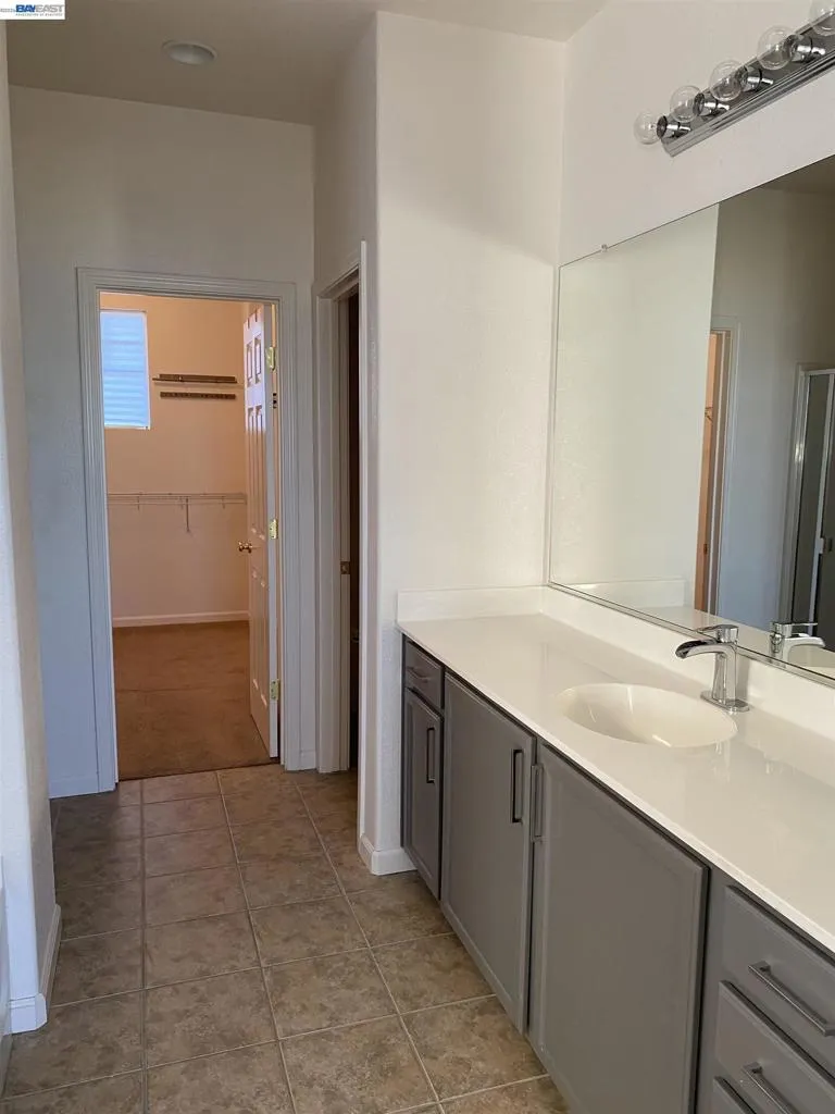 1043 Ashbridge Bay Dr Pittsburg, CA 94565