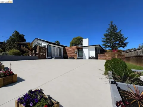 106 Corinne AVE