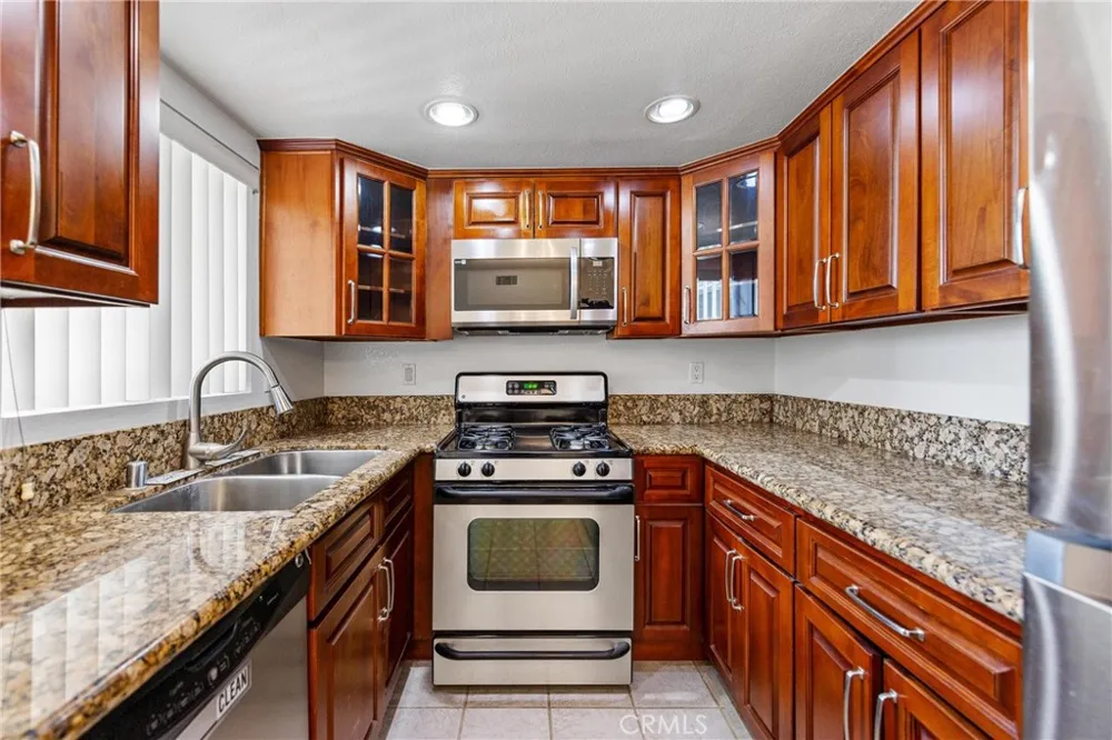 1637 Bridgeport West Covina, CA 91791